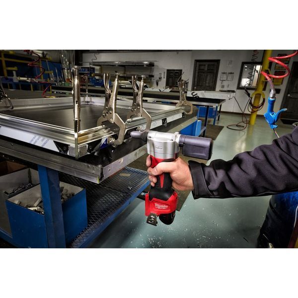 Заклепочник акумуляторний MILWAUKEE M12 BPRT-0, закл. 2,4-4,8мм (+4 накінеч.) 4933464404 фото