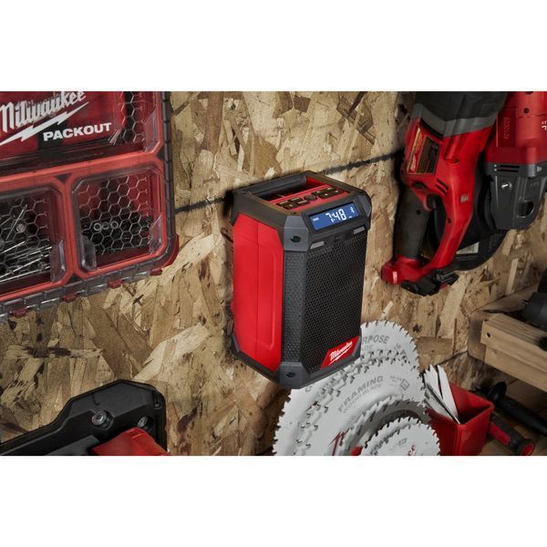 Радіоприймач із зарядним пристроєм MILWAUKEE, M12 RCDAB+ 4933472114 фото