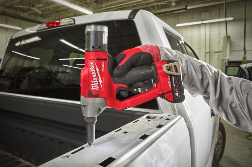 Заклепочник акумуляторний MILWAUKEE M18 ONEFPRT-0X, діаметр закл. 4,8-7,0мм (HD кейс) 4933478601 фото