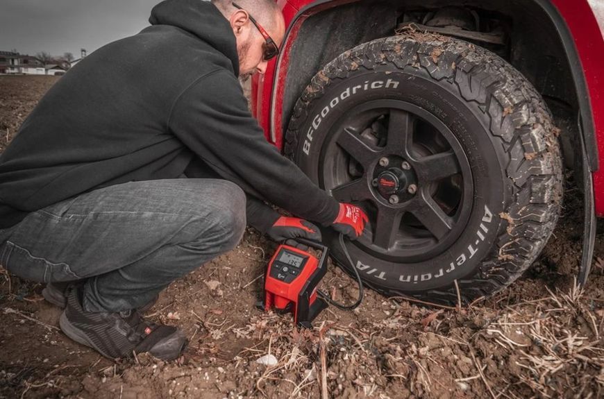 Акумуляторний повітряний насос MILWAUKEE M12 Bl-O 4933464124 фото