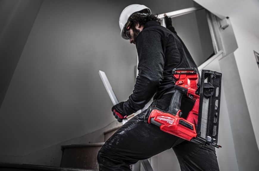 Пістолет цвяхозабивний акумуляторний безщітковий M18 FN16GA-202X MILWAUKEE 4933478092 фото