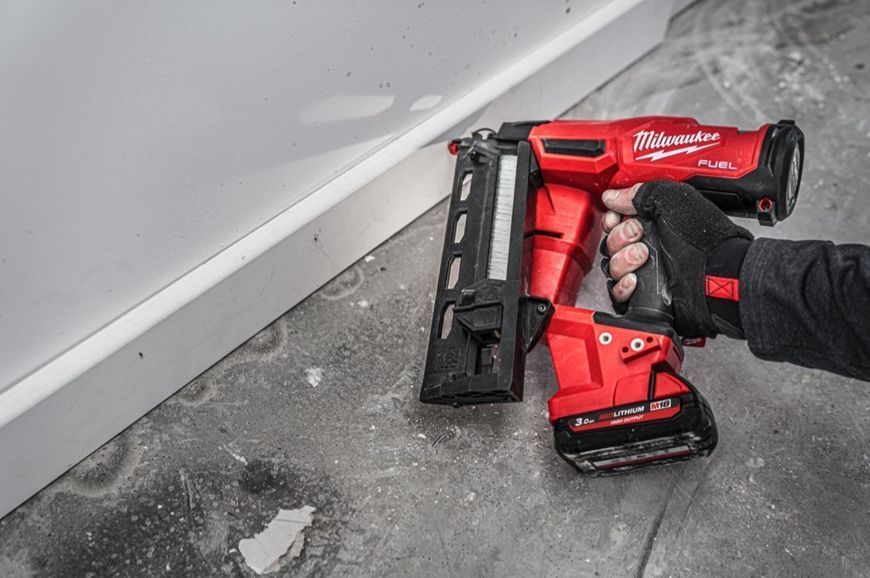 Пістолет цвяхозабивний акумуляторний безщітковий M18 FN16GA-202X MILWAUKEE 4933478092 фото