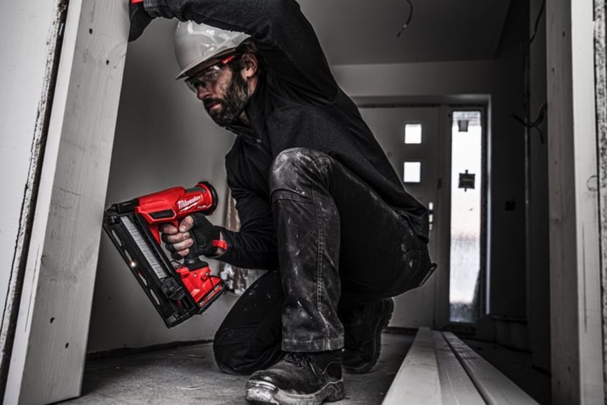Пістолет цвяхозабивний акумуляторний безщітковий M18 FN16GA-202X MILWAUKEE 4933478092 фото