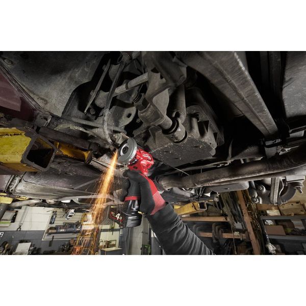 Субкомпактна багатофункціональна відрізна машина MILWAUKEE M12 FCOT-422X FUEL 4933464619 (+ заряд.пристрій, 2 акум., HD кейс) 4933464619 фото