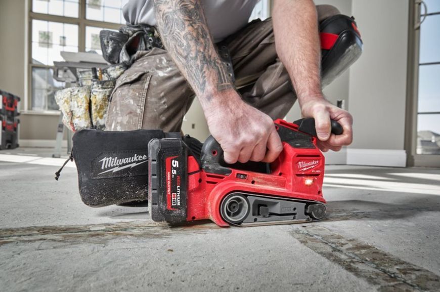 Шліфмашина стрічкова акумуляторна MILWAUKEE, M18 FBTS75-0 4933479614 фото