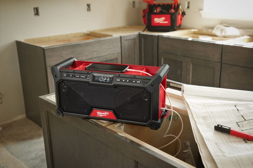 Акумуляторне радіо M18 RADIO DAB+ IN2 MILWAUKEE 4933492344 фото