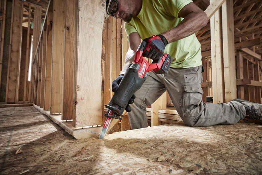 Пила шабельна акумуляторна безщіткова MILWAUKEE M18 FSZ-0 (каркас) + M18 B5 подарунок 4933498063/B5 фото