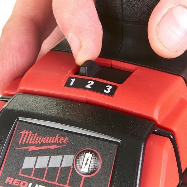 Шуруповерт ударний акумуляторний безщітковий M18 BLID2-0X крутий. мом 180 Нм MILWAUKEE (HD кейс) 4933464519 фото
