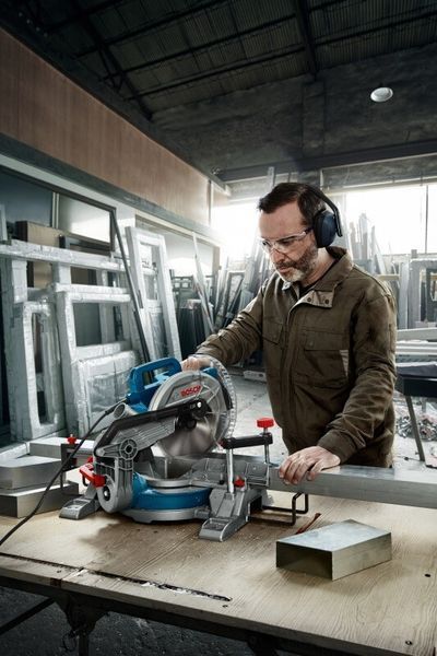 Торцювальна пила Bosch GCM 216 (0601B33000) 0601B33000 фото