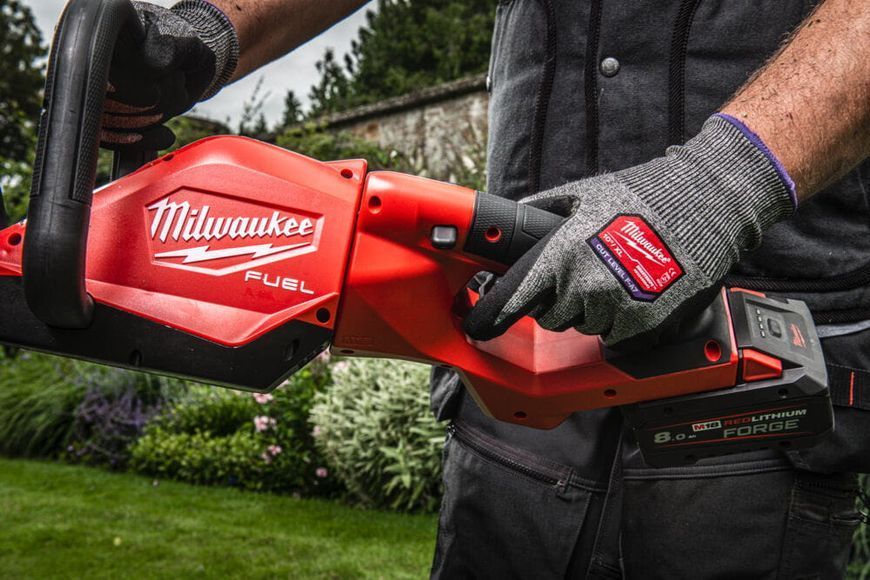 Аккумуляторный кусторез шина 60 см Milwaukee M18 M18 FHET60G2-802 FORGE&trade; 4933498385 фото