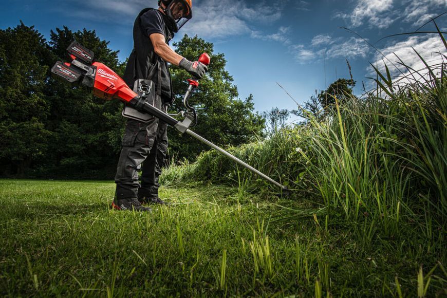 Тример акумуляторний безщiтковий MILWAUKEE M18 F2BCU-0 (каркас) 4933480859 фото