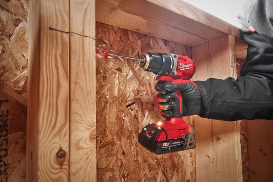 Дриль-шурупокрут акумуляторний безщітковий MILWAUKEE M18 BLDDRC-202C 61Нм (+ заряд.пристрій, 2 акум., HD кейс) 4933492833 фото