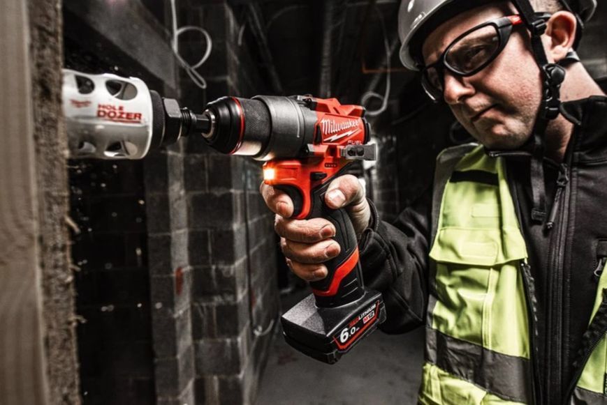 Дриль-шуруповерт акумуляторна безщіткова M12 FDD2-0 крут. мом 45 Нм MILWAUKEE 4933479872 фото