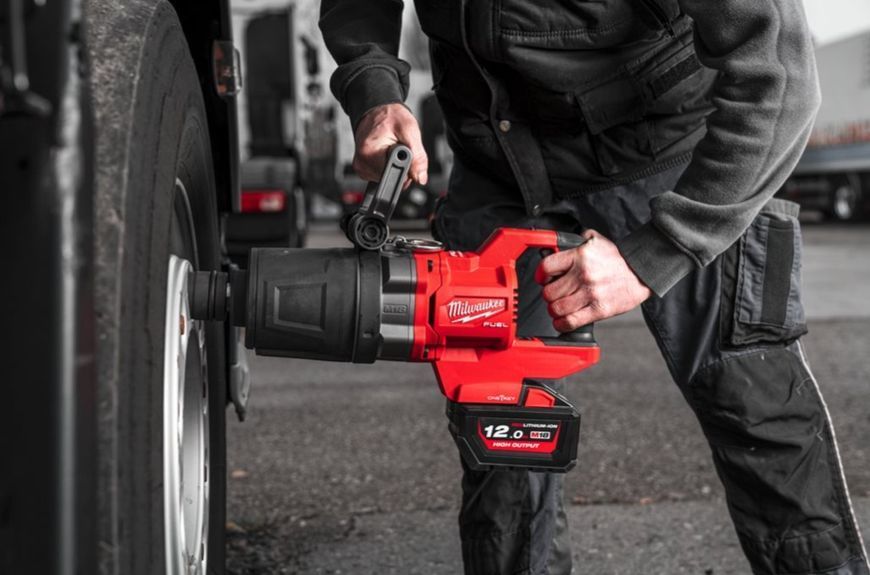 Гайкокрут акумуляторний 1 MILWAUKEE, M18 ONEFHIWF1DS-0C, 2711Нм (кейс) 4933472071 фото