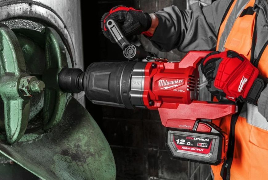 Гайкокрут акумуляторний 1 MILWAUKEE, M18 ONEFHIWF1DS-0C, 2711Нм (кейс) 4933472071 фото