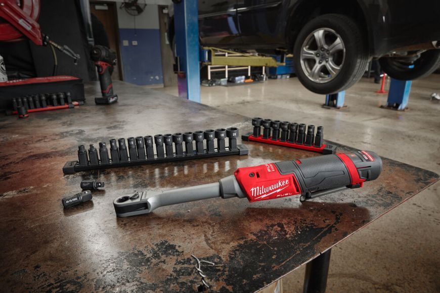 Гайковерт-тріскачка кутовий акумуляторний Hex 14.4мм MILWAUKEE, M12 FPTR-0, 81Нм (+ наскрізні головки: від 8 до 21 мм, адаптер-2 4933499413 фото