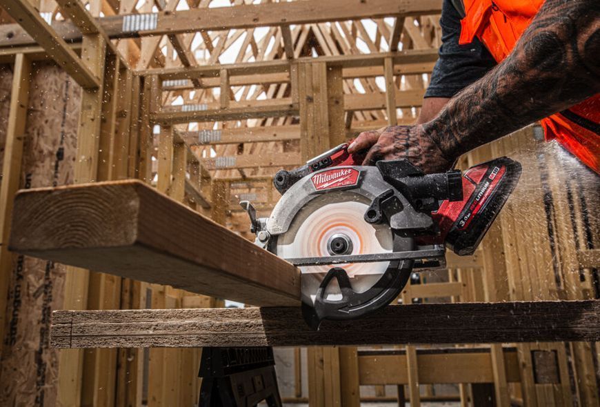 Пила дискова ручна акумуляторна MILWAUKEE, M18 FCS552-0X, O165мм (HD кейс) 4933493588 фото