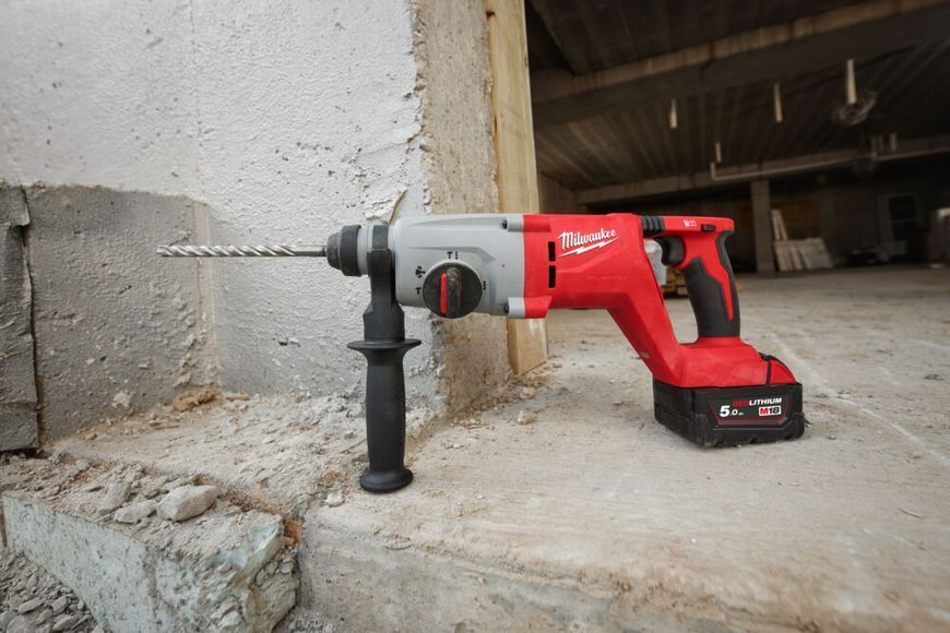 Перфоратор акумуляторний безщітковий SDS PLUS MILWAUKEE M18 BLHACD26-0 (2,6 Дж) (каркас) + M18 B5 подарунок 4933492483/B5 фото