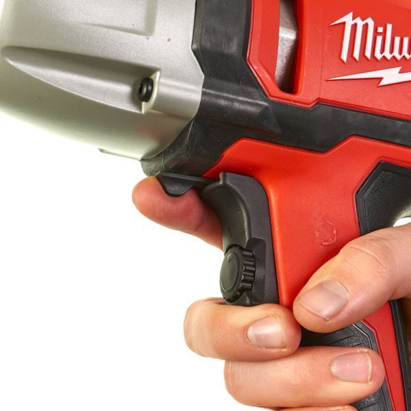 Гайкокрут MILWAUKEE, 3/4 IPWE 520 R, 725Вт, 520Нм 4933451525 фото