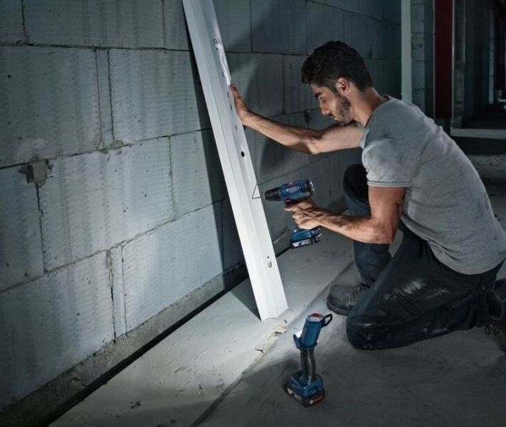 Акумуляторний шуруповерт Bosch GSR 180 - LI (2.0Ah) (06019F8109) 06019F8109 фото