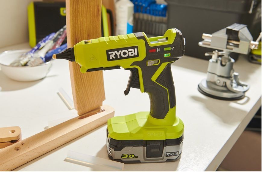 Пістолет клейовий RYOBI RGL18-0 акумуляторний ONE+18В (без АКБ та ЗУ) (5133005002) 5133005002 фото