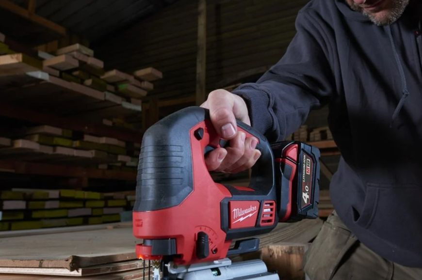 Лобзик акумуляторний MILWAUKEE, M18 BJS-0 (+ полотно, адаптер, кожух, насадка, накладка підошви) 4933451391 фото