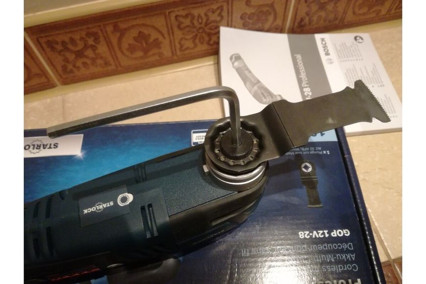 Акумуляторний реноватор Bosch GOP 12V-28 Solo (06018B5001) (без АКБ та ЗП) 06018B5001 фото