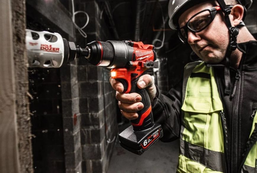 Дриль-шурупокрут акумуляторний MILWAUKEE, M12 FDD2-402X (+ заряд.пристрій, 2 акум., HD кейс) 4933479874 фото