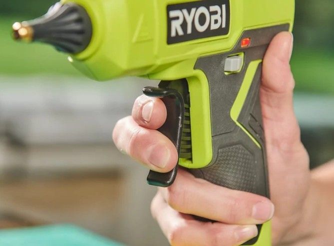Пістолет клейовий акумуляторний RYOBI RGLU18-0 ONE+18В (каркас) 5133005717 фото