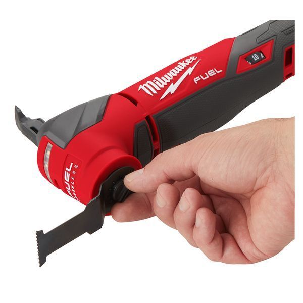Інструмент багатофунціональний акумуляторний MILWAUKEE M18 FUEL FMT-502X 4933478492 (+ заряд.пристрій, 1 акум., універсальний ад 4933478492 фото