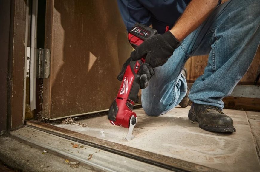 Інструмент багатофунціональний акумуляторний MILWAUKEE M18 FUEL FMT-502X 4933478492 (+ заряд.пристрій, 1 акум., універсальний ад 4933478492 фото