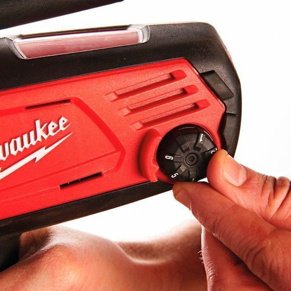 Пістолет для герметика MILWAUKEE C18 PCG/310C-0B 310 мл 4933459637 (+ заряд.пристрій, 1 акум., тримач картріджа, в сумці для інс 4933459637 фото